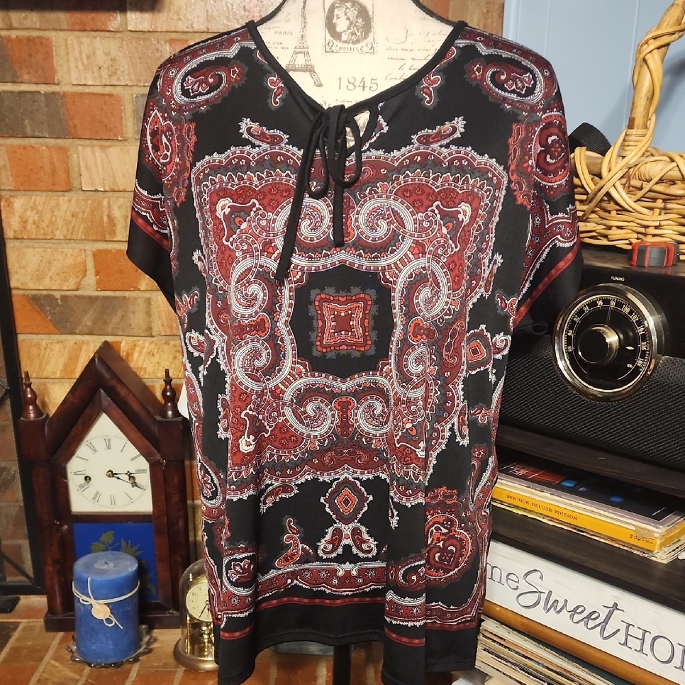 ✨5/$8✨ BON WORTH Black and Red Tie Front Graphic Blouse B4
